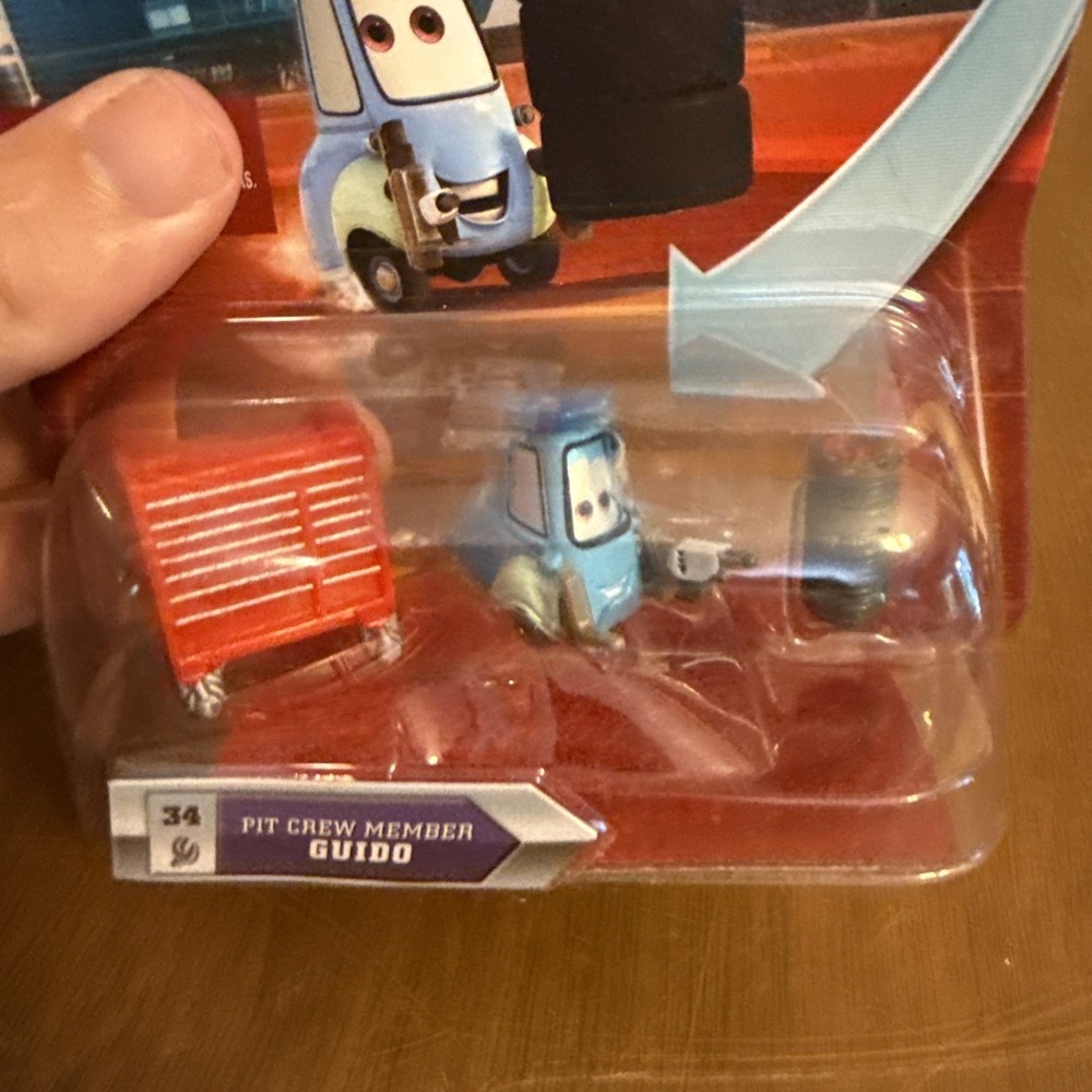 2010 Disney Cars Skyline Lenticular PIT CREW MEMBER GUIDO #34 - Picture 2 of 5